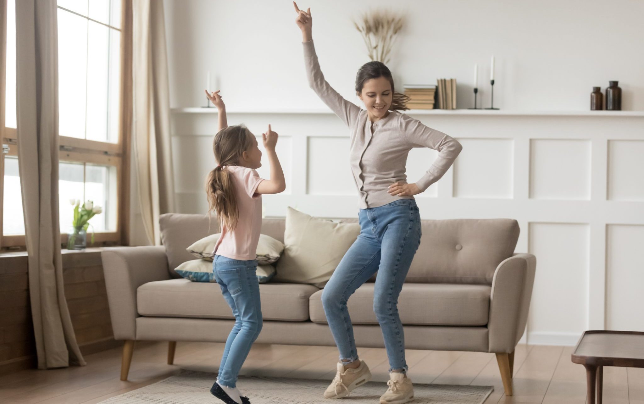 mom kid dancing